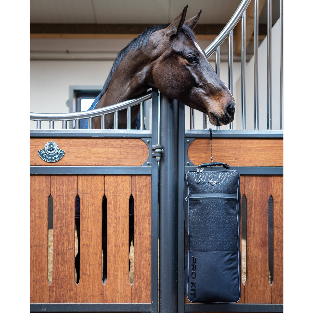 lem_elite_bridle_bag_blk02
