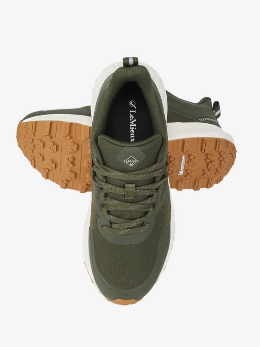 it03809_product_traxwaterprooftrainer_khaki_05