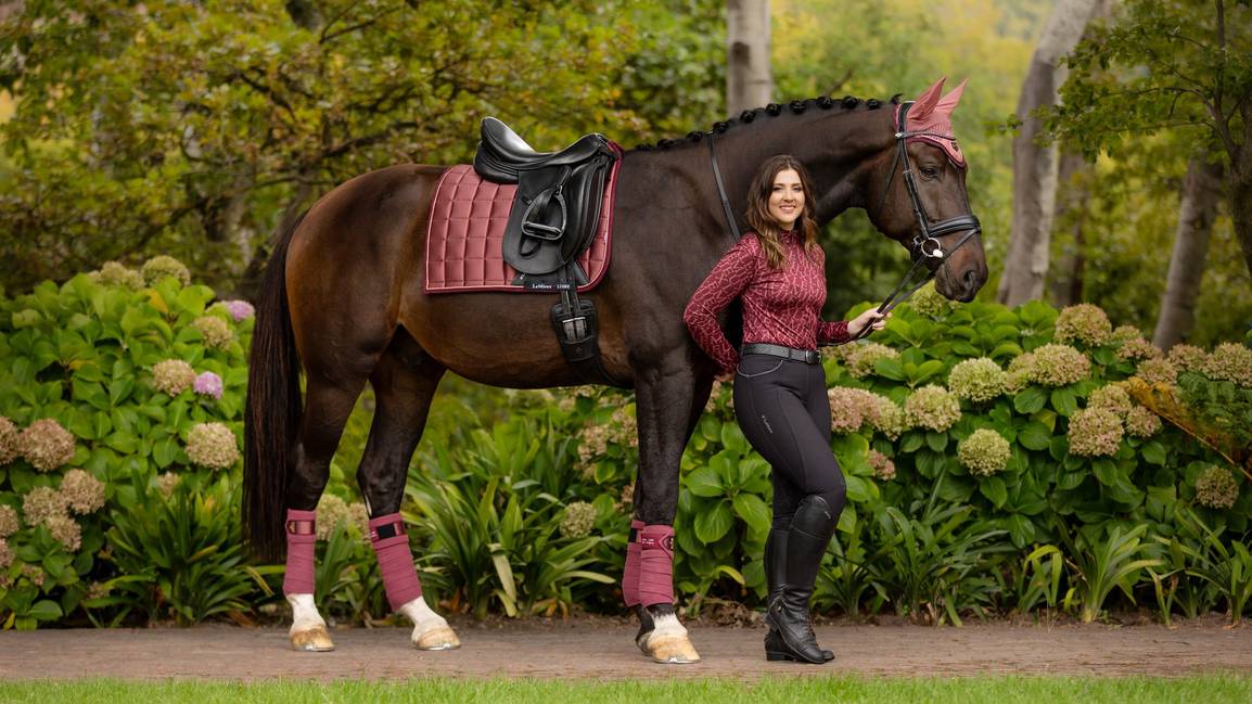 it03280_lifestyle_loireclassicdressagesquare_orchid_5_copy