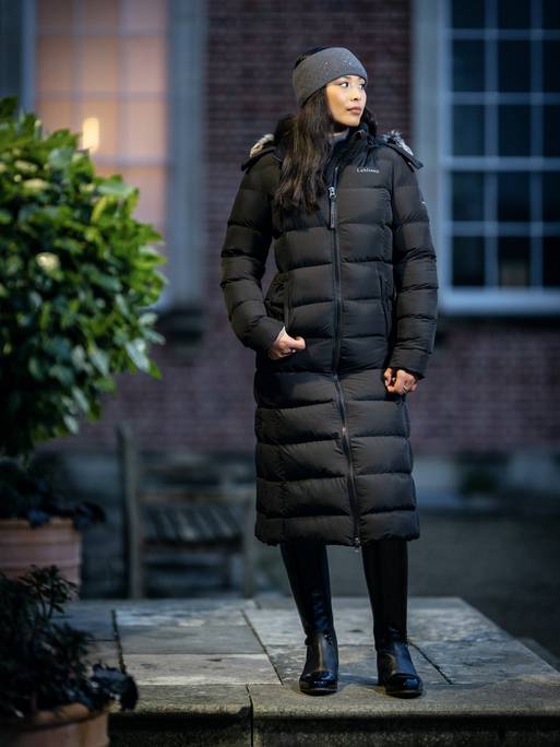 it03565_lifestyle_harperlonglinepuffer_black_1_copy