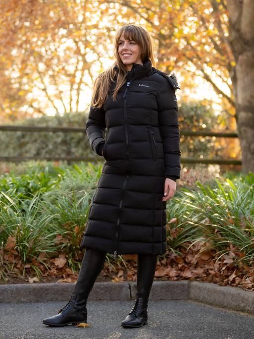 it03565_lifestyle_harperlonglinepuffercoat_black_1