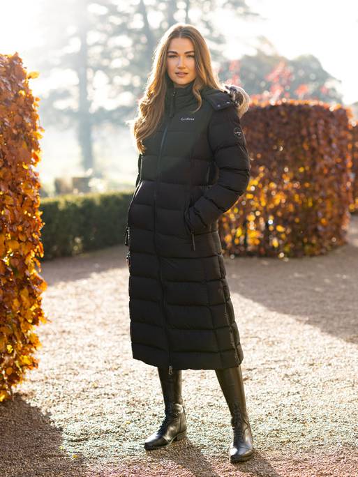 it03565_lifestyle_harperlonglingpuffer_black_14_1