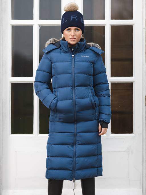 it03566_lifestyle_harperlonglinepuffercoat_atlantic_1
