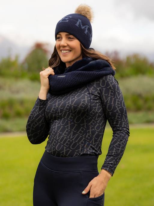 it03648_lifestyle_laylasnood_navy_1_copy