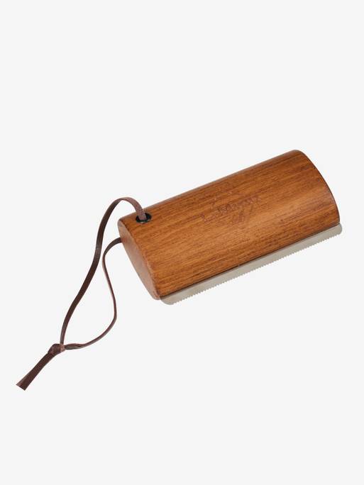 it03802_studio_artisansheddingcomb_brown_2