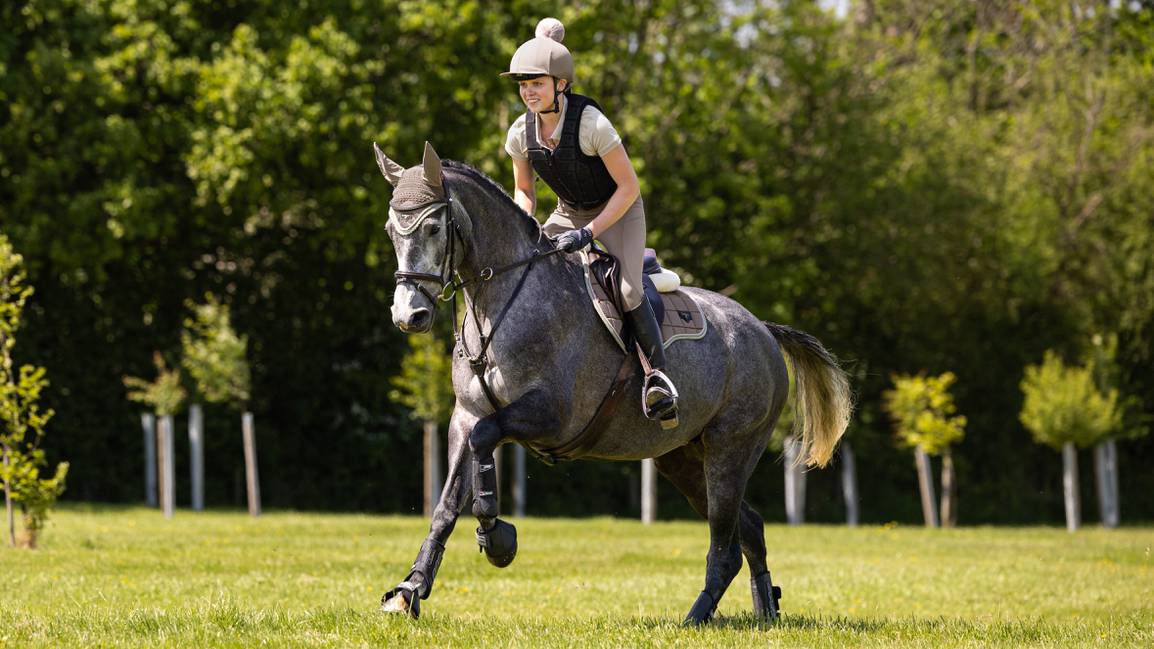 it04101_lifestyle_loireclassicgpsquare_walnut_3